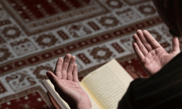 Bagaimana Niat dan Tata Cara Sholat Idul Fitri di Rumah