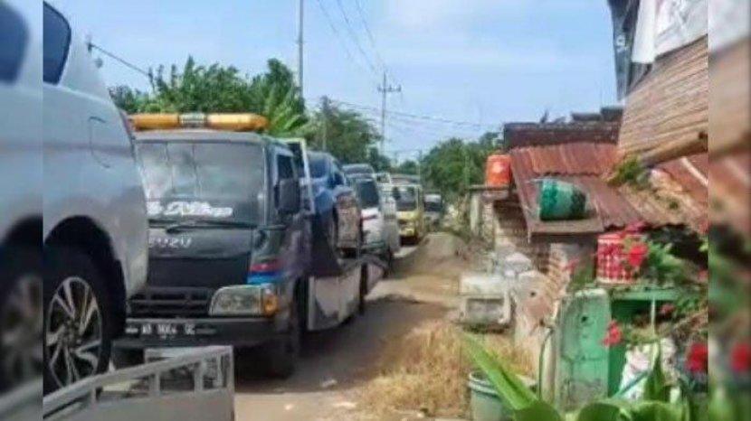 Warga 1 Kampung di Tuban Berbondong-bondong Membeli Mobil Baru