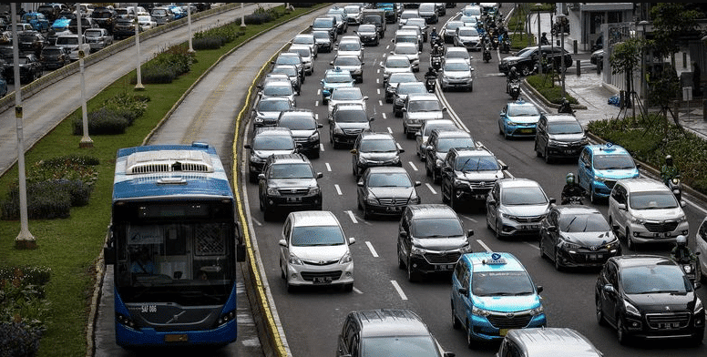 Jakarta Terapkan Larangan Menggunakan Mobil 10 Tahun Ke Atas, Berlaku 2025