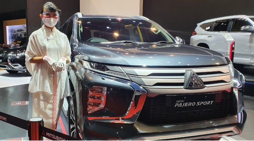 foto mobil pajero sport 2021 pameran otomotif IIMS HYbird 2021
